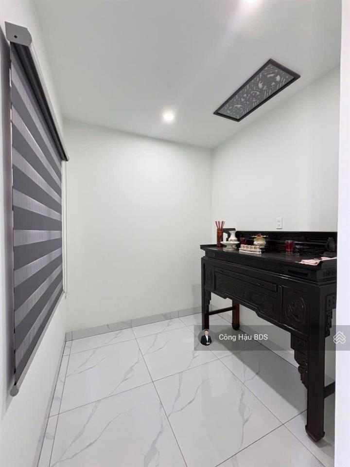 Nhà 2 tầng mới 90%. thiết kế hiện đại. p. đông hoà. dt 100m2 (5x20m). gồm 4pn 4wc. giá 7.3 tỷ tl