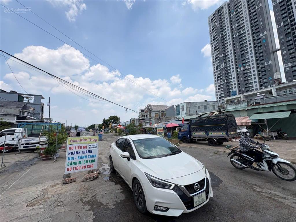 Hàng hot. lô đất 150m2 (12x 12,5m). sát làng dhqg tp.hcm. phù hợp xây căn hộ dịch vụ. giá 7,4 tỷ