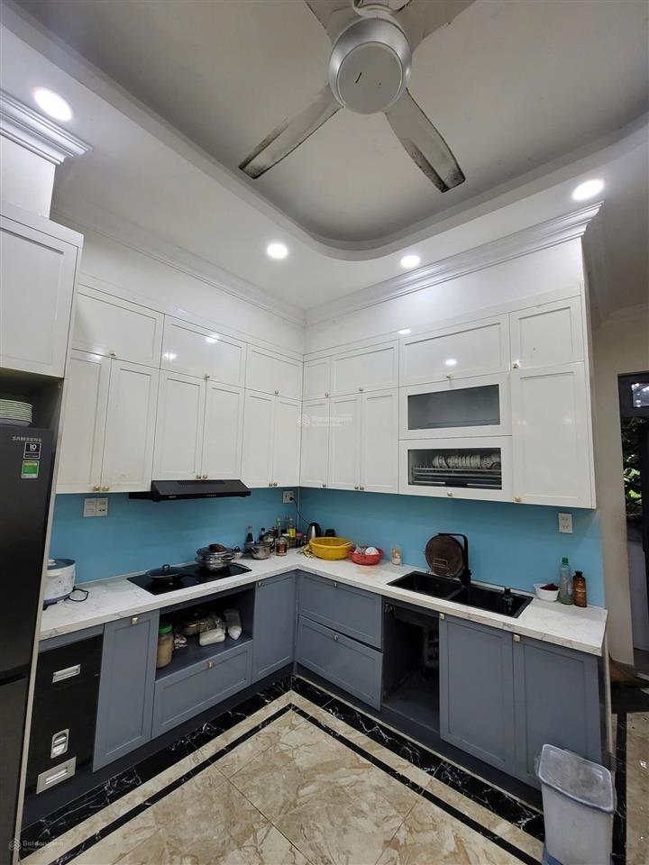 Nhà 4 tầng kdc phú hồng thịnh. sổ hoàn công. tặng nội thất. dt 72m2. gồm pn 6wc. giá 6 tỷ tl