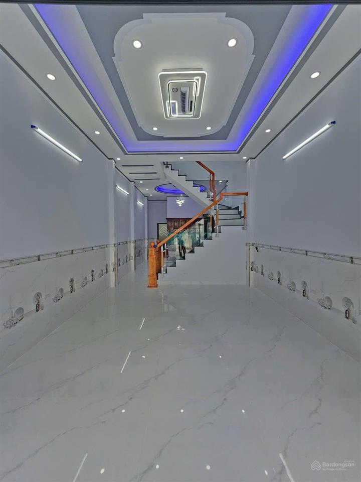 Nhà 2 tầng mới hoàn thiện. dt 90,8m2. 3pn  sân xe hơi. đường 5m. gần bệnh viện dĩ an. giá 4,2 tỷ