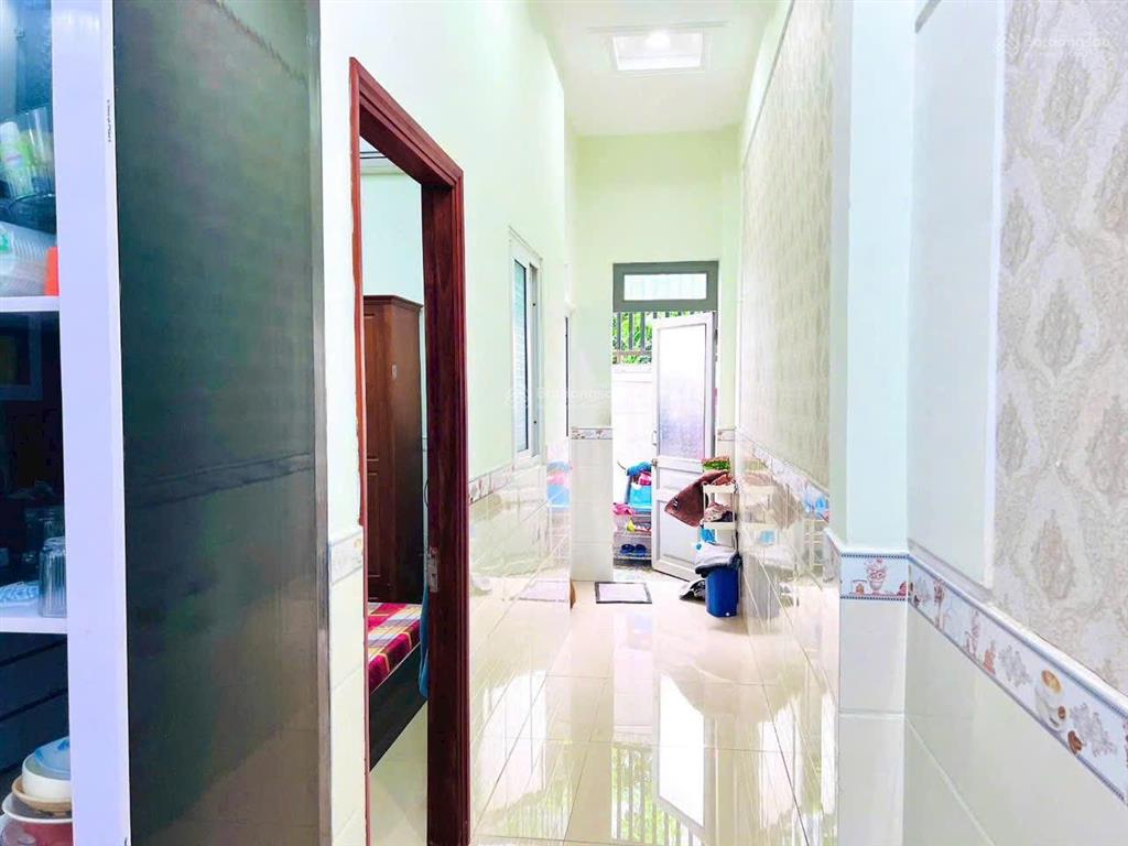 Nhà 2 tầng sát chợ đông hoà, gần tttm bigc go! dt 101m2 (4x 25m). gồm 3pn 3wc. sân xe hơi.