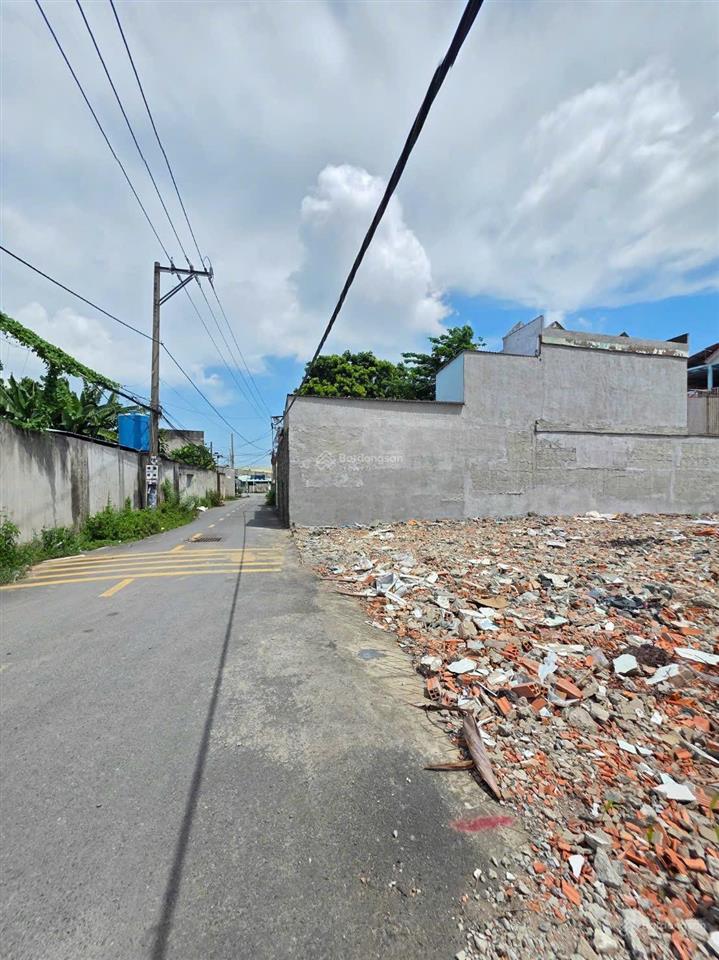 Đất mt huỳnh tấn phát, p. đông hòa. dt 91,4m2 (4x23m). đường 6m. cách tttm bigc go! 5p. giá 4,65