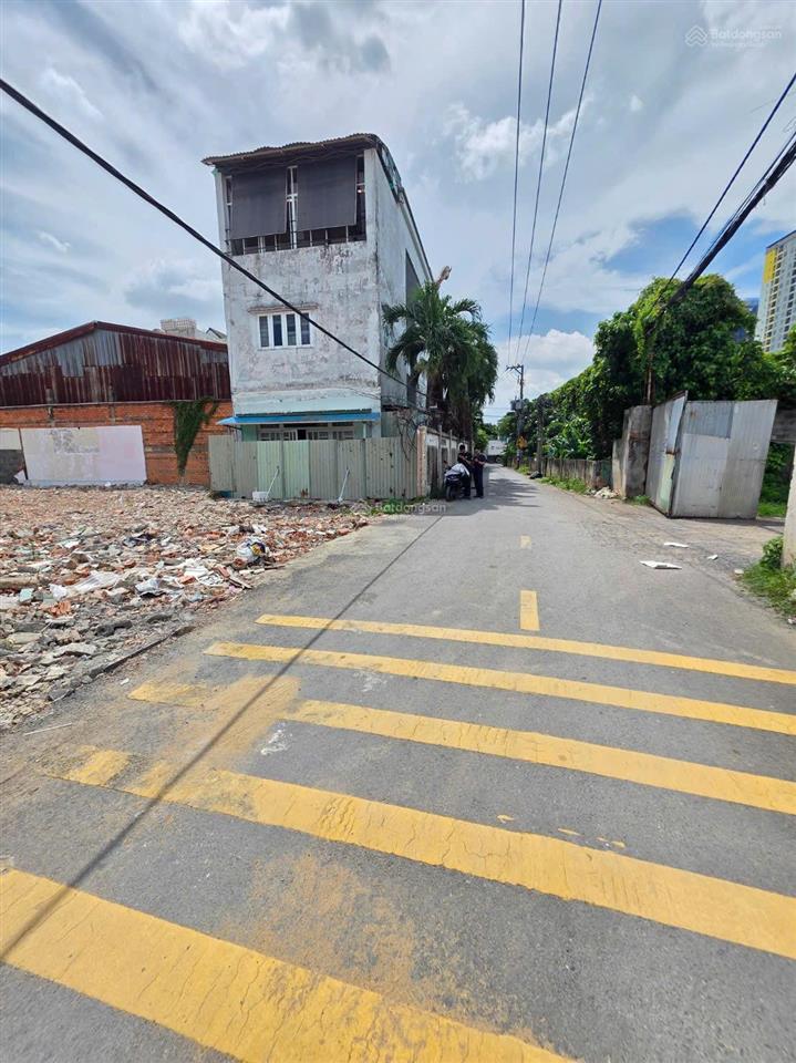 Đất mt huỳnh tấn phát, p. đông hòa. dt 91,4m2 (4x23m). đường 6m. cách tttm bigc go! 5p. giá 4,65