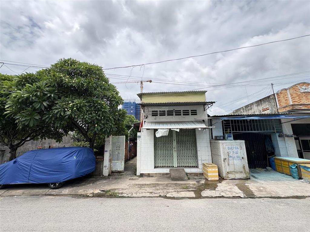 Tài sản đẹp gần làng dhqg tp. hcm. diện tích 233m2 (6.2x36m). nở hậu, thổ cư 100%. giá 9.89 tỷ tl