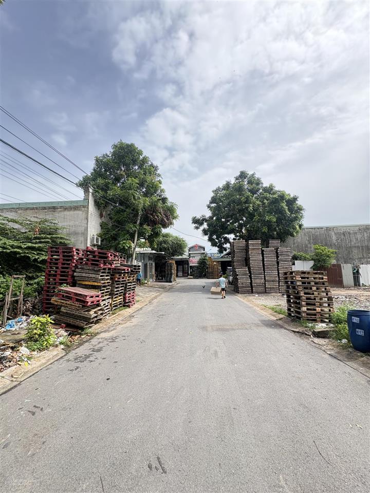 Lô đất kdc đông an, p. tân đông hiệp. gần bv dĩ an. dt 300m2 (10x30m). full thổ cư. giá 7,9 tỷ tl