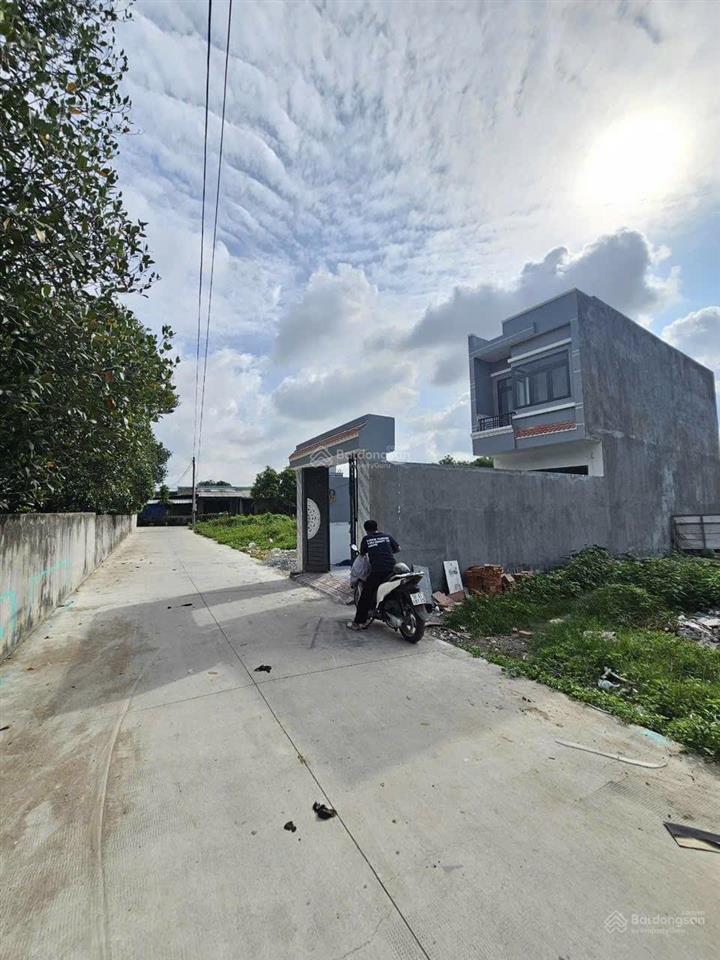 Lô đất p. tân đông hiệp, gần bv tp. dĩ an. dt 89.5m2 (4x 23m). đường 5m. giá 2.7 tỷ tl