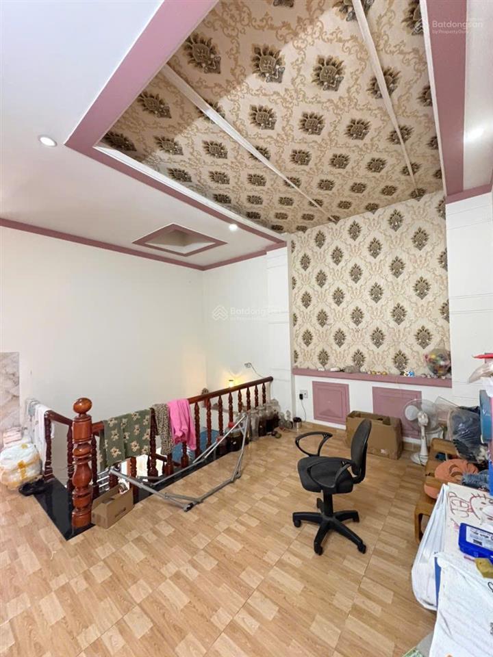 Nhà 2 tầng đường thống nhất, đối diện bcons city. dt 100m2 (5x20m). có 3 pn, sân ô tô. giá 6,3 tỷ
