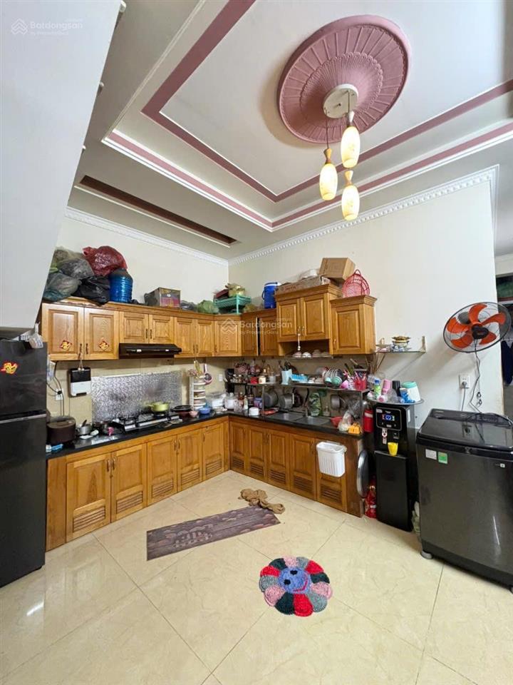 Nhà 2 tầng đường thống nhất, đối diện bcons city. dt 100m2 (5x20m). có 3 pn, sân ô tô. giá 6,3 tỷ