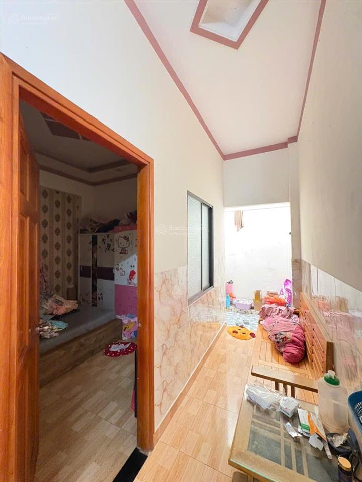Nhà 2 tầng đường thống nhất, đối diện bcons city. dt 100m2 (5x20m). có 3 pn, sân ô tô. giá 6,3 tỷ