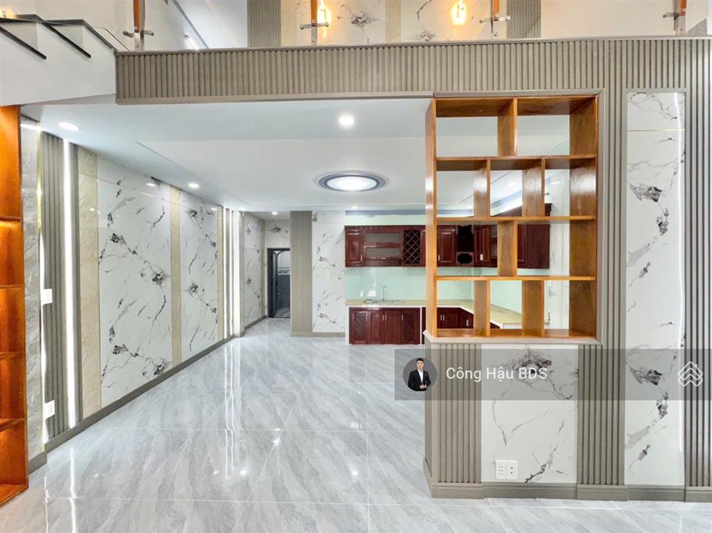 Nhà trệt lửng mt đường vũng việt, p. dĩ an. gồm 3pn  2wc. sân xe hơi. dt 123.3m2. giá 5.2 tỷ tl