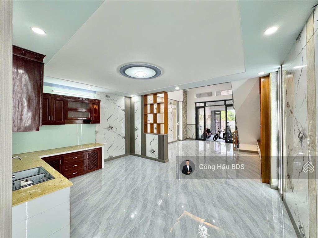Nhà trệt lửng mt đường vũng việt, p. dĩ an. gồm 3pn  2wc. sân xe hơi. dt 123.3m2. giá 5.2 tỷ tl