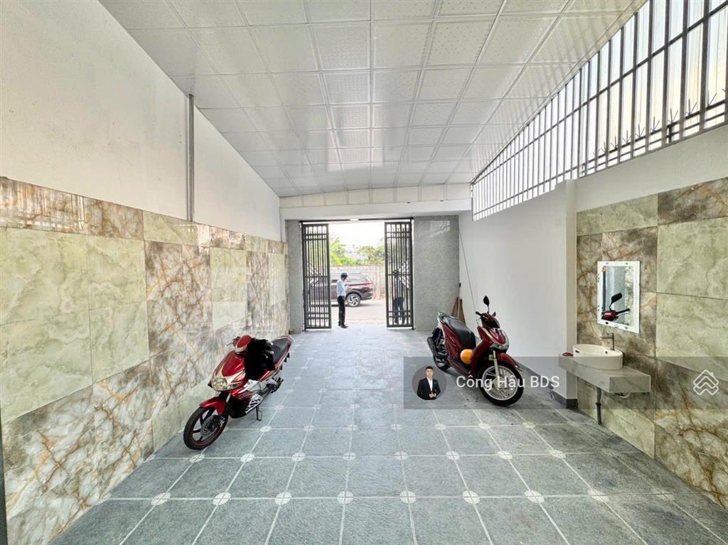 Nhà trệt lửng mt đường vũng việt, p. dĩ an. gồm 3pn  2wc. sân xe hơi. dt 123.3m2. giá 5.2 tỷ tl