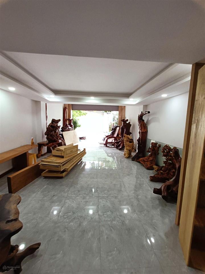 Nhà đẹp 4,5 tầng, 8 tỷ cách biển 650m đường trường sơn gần kdt mipeco, như trang, khánh hòa