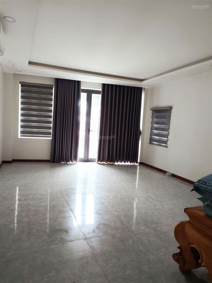 Nhà đẹp 4,5 tầng, 8 tỷ cách biển 650m đường trường sơn gần kdt mipeco, như trang, khánh hòa