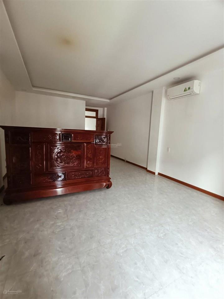 Nhà đẹp 4,5 tầng, 8 tỷ cách biển 650m đường trường sơn gần kdt mipeco, như trang, khánh hòa