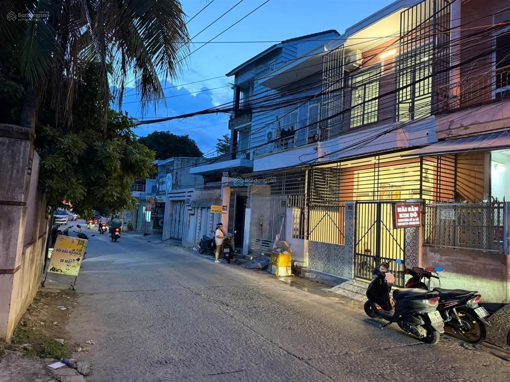 Bán nhà 2 tầng, gần biển 2,35 tỷ đường ngô đến, nha trang, khánh hoà