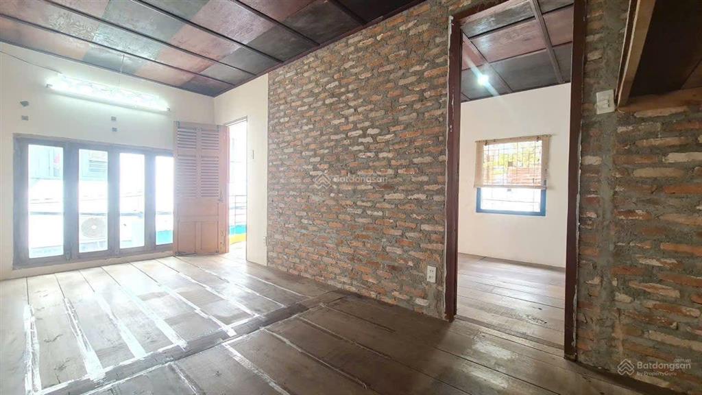 Bán nhà 2 tầng hẻm ô tô hoàng hoa thám gần quảng trường biển nha trang, khánh hòa giá 6,7 tỷ