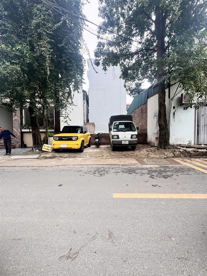 Bán đất mặt phố tư đình 125m2, mt 7,5m vỉa hè ôtô tránh kinh doanh, giá chào 30,5 tỷ