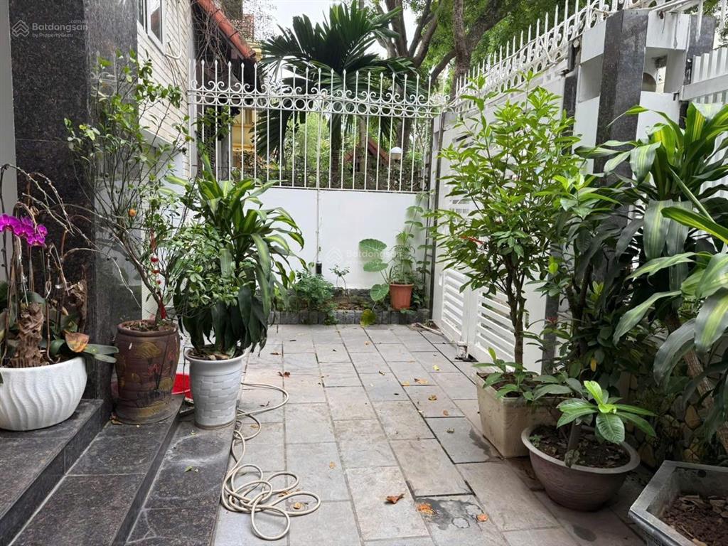 Bán biệt thự khu đô thị việt hưng 198m², mt 11m, 4 tầng vỉa hè, ôtô tránh, giá 56 tỷ