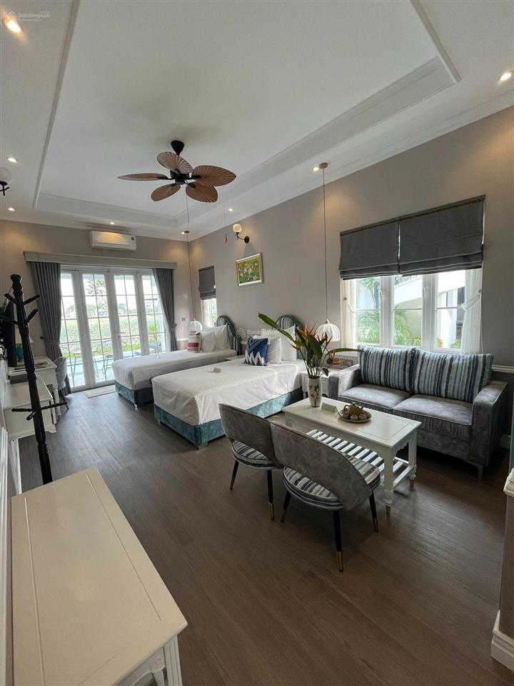 Suất ngoại giao!!! tổng giá chỉ 3,9 tỷ biệt thự view 2 mặt hồ sen đẹp nhất dự án full nội thất 5*