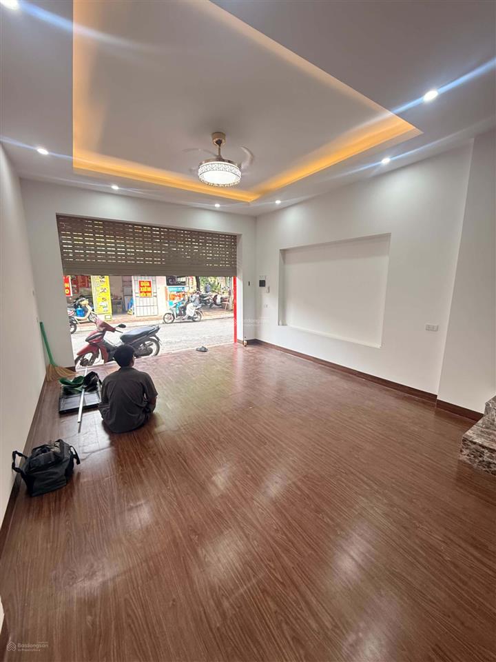 Bán nhà 3 tầng kinh doanh sầm uất  vị trí kim cương trâu quỳ, gia lâm