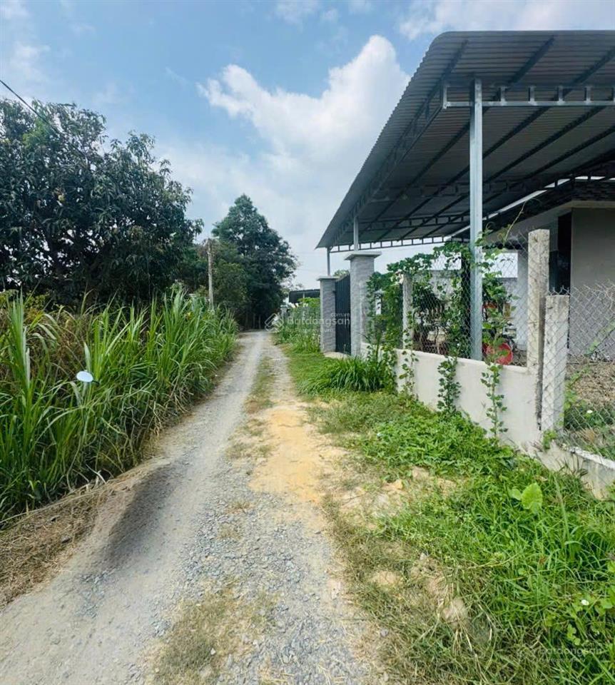 Bán gấp lô đất 295m2 có 50m2 đất odt ở 1 xẹt đường đặng văn trước  p. an tịnh trảng bàng