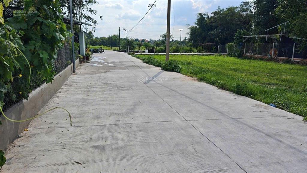 Rẻ khu vực này  bán lô đất 1/ nguyễn văn khạ tân an hội  củ chi  (10x12m)  giá 990tr