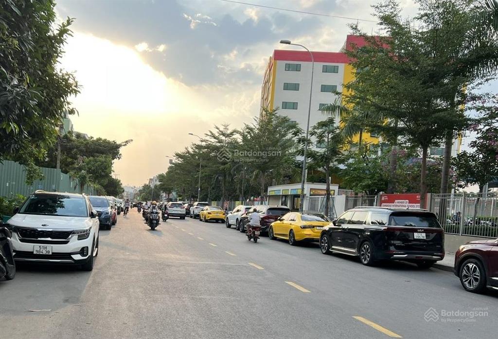 Mặt tiền kinh doanh kdc nam hùng vương  nhà 4 tầng đẹp đường 20m khu dân trí  90m2  4 tầng