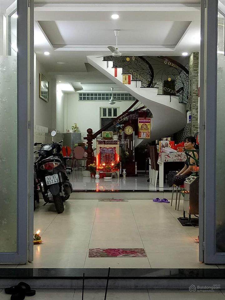 Mặt tiền kinh doanh kdc nam hùng vương  nhà 4 tầng đẹp đường 20m khu dân trí  90m2  4 tầng