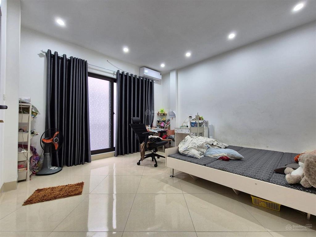 Bán nhà lê trọng tấn  gần vành đai 2.5 35m2*5t  ngõ nông  gần phố  nhà đẹp ở ngay