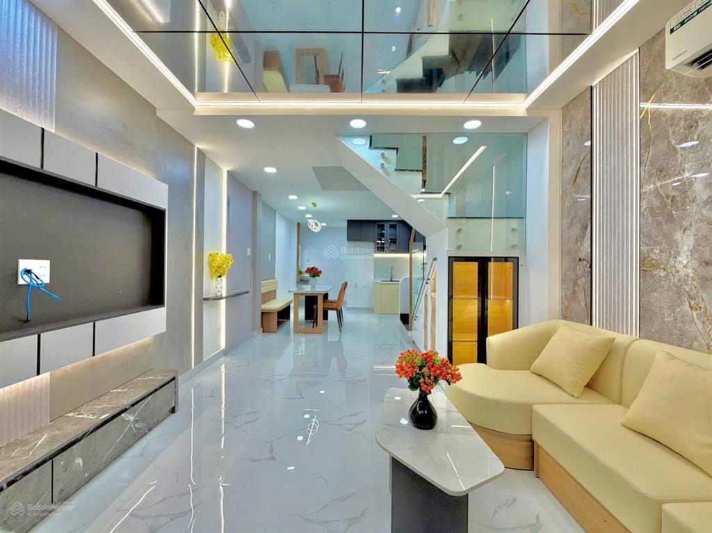 Nhà nở hậu 5 tầng cao cấp  sát mặt tiền hoàng văn thụ.  anh út  0908 120 ***