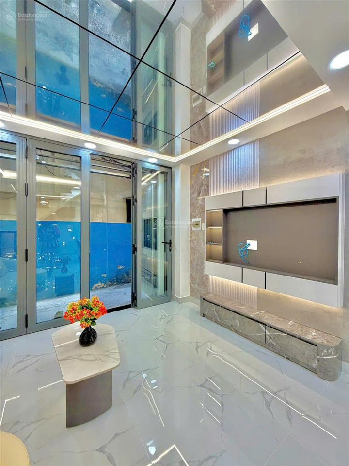 Nhà nở hậu 5 tầng cao cấp  sát mặt tiền hoàng văn thụ.  anh út  0908 120 ***