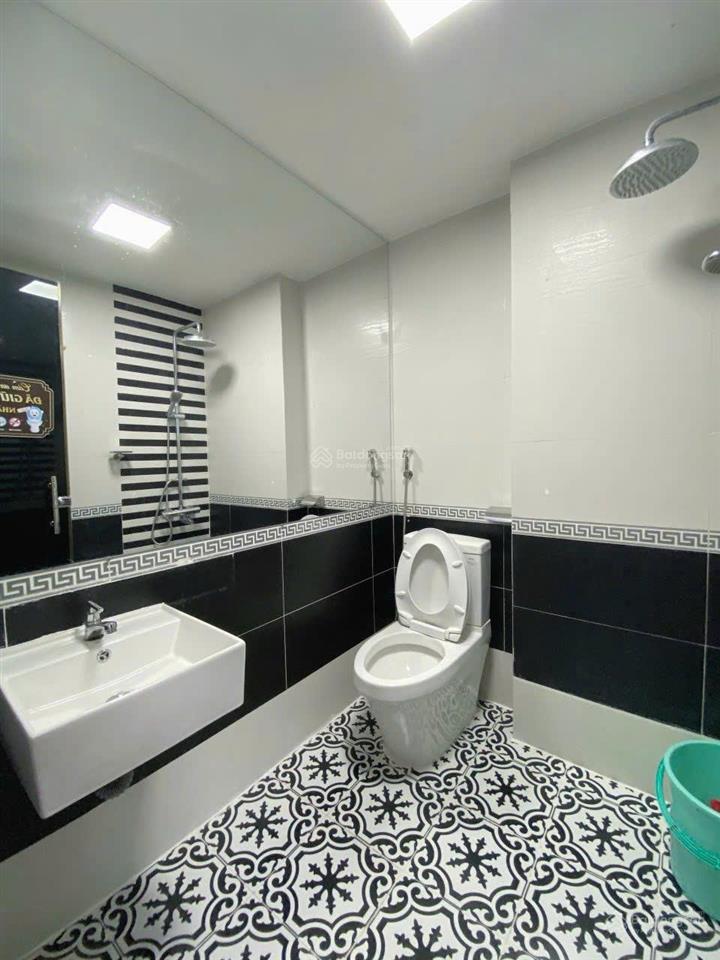 Bán gấp nhà trang long p. 12, q. bình thạnh. giá 5 tỷ 5 có thương lượng.  0908 120 ***