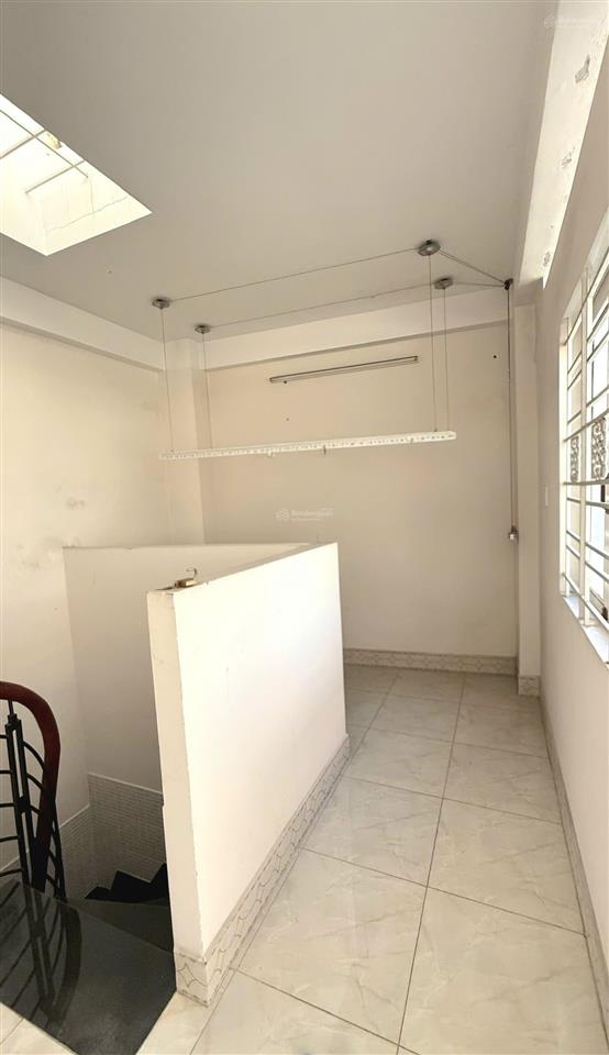 Bán nhà hẻm đẹp đường nguyễn đình chính phú nhuận giá 5,7 tỷ.  út 0908 120 ***