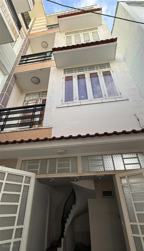 Bán nhà hẻm đẹp đường nguyễn đình chính phú nhuận giá 5,7 tỷ.  út 0908 120 ***