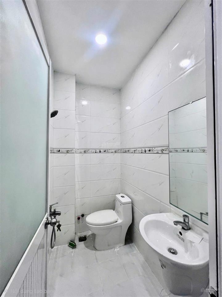 Bán nhà hẻm đẹp đường nguyễn đình chính phú nhuận giá 5,7 tỷ.  út 0908 120 ***