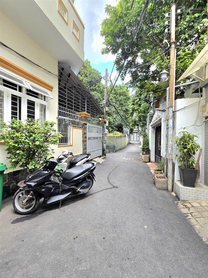Chỉ đầu tư hơn 5 tỷ. có ngay nhà đầu tư khủng.
75.4m² 9 phòng. thu nhập 30 triệu/tháng. gần sân bay