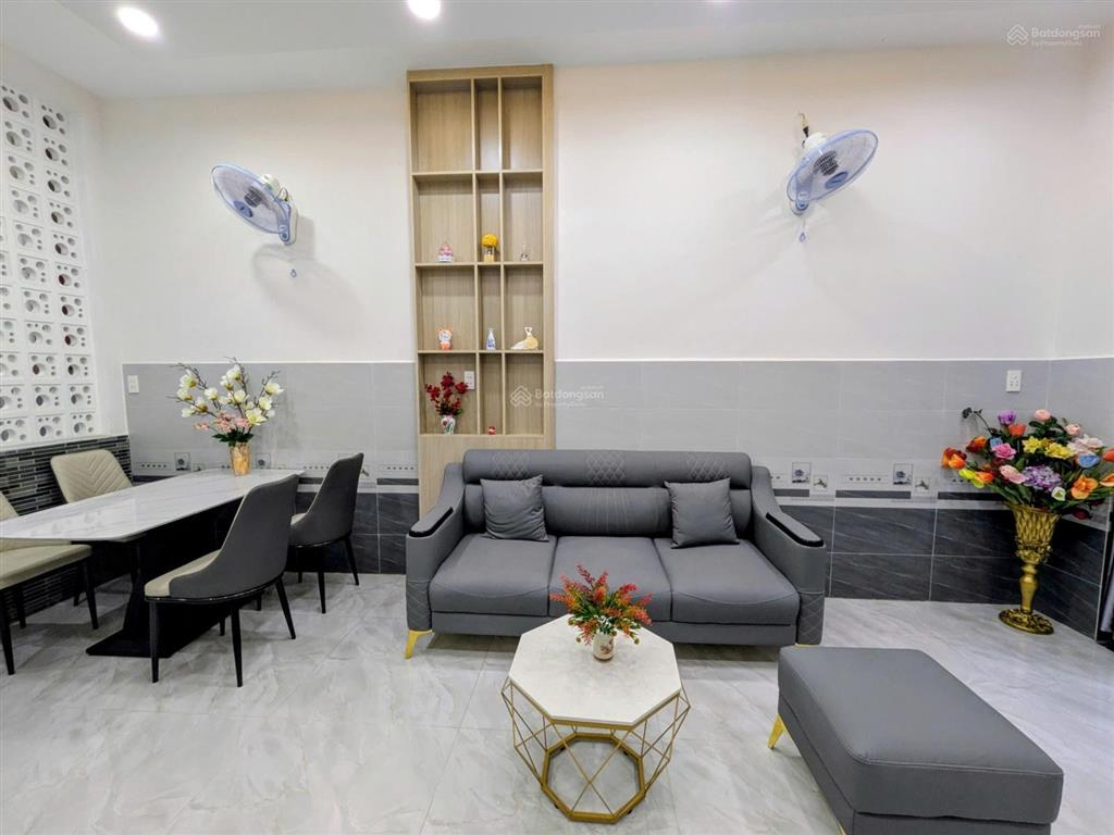 Bán nhà mặt tiền phường gò vấp (p.4 cũ) 4.3 x 12m full nội thất giá 7.6 tỷ thương lượng