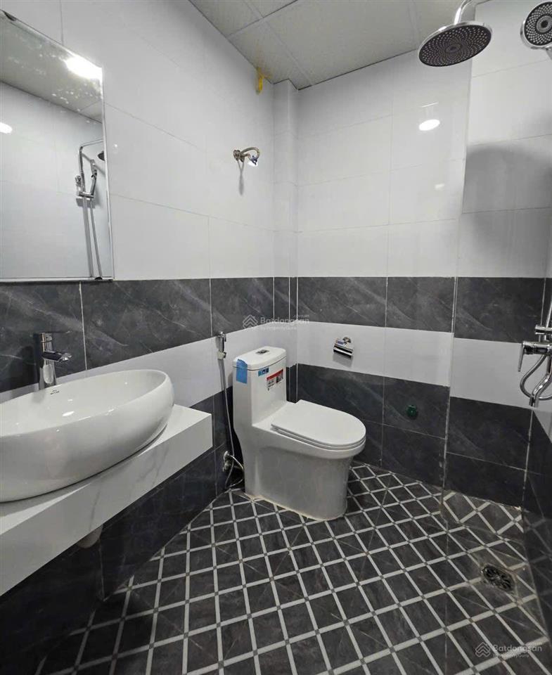 E tuấn bác sĩ gửi bán nhà 50m23,5 tầng tại trung tâm làng tó  tả thanh oai ( cầu tó )