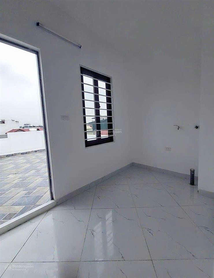 Nhà long biên, mới toanh, 48m2 thang máy, chỉ hơn 8tỷ