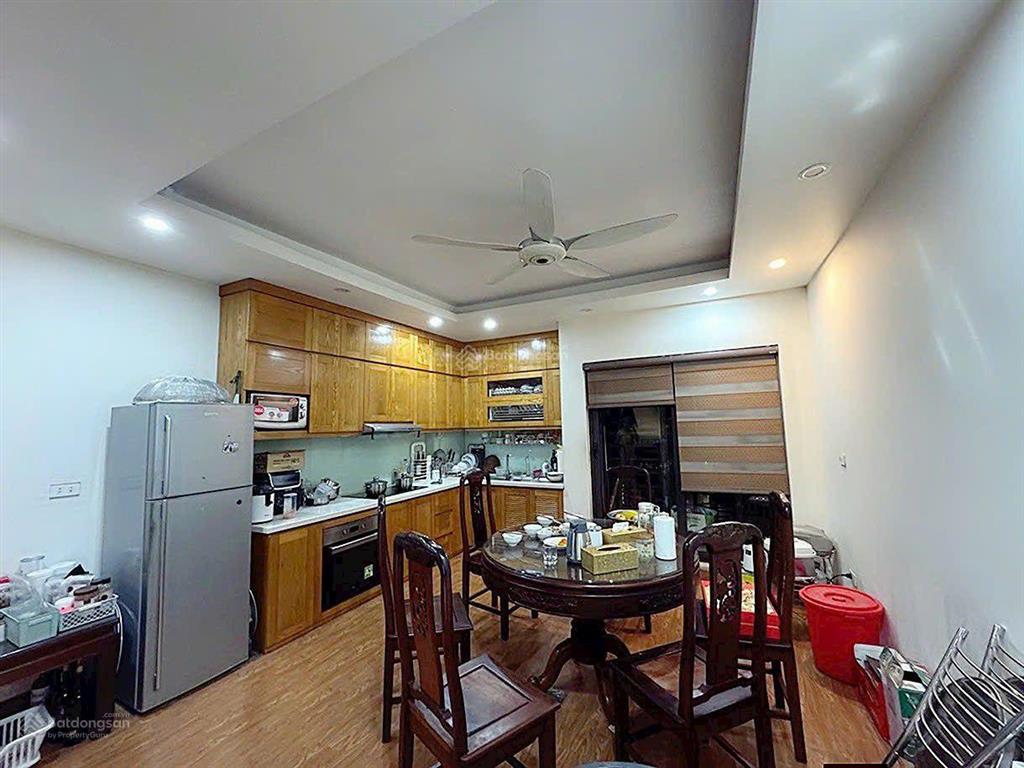 Hơn 8 tỷ, nhà phố tư đình  long biên, 50m² xây 5 tầng, cực gần cầu trần hưng đạo