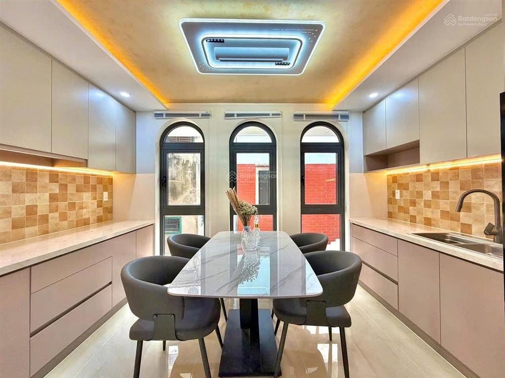 Nhà đẹp quận 3, 5 tầng full nội thất, giá 5.9 tỷ