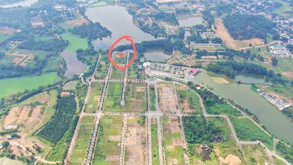 Gia đình cần tiền bán gấp lô đường đôi 100m  khu tái định cư đại học quốc gia, giá làm việc nhanh