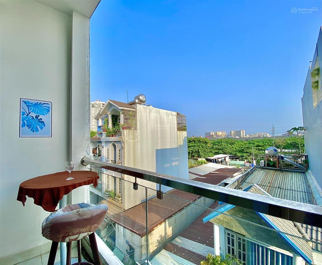 Cho thuê phòng ban công full nội thất siêu thoáng ngay trần não, cầu sài gòn, quận 2, giá tốt