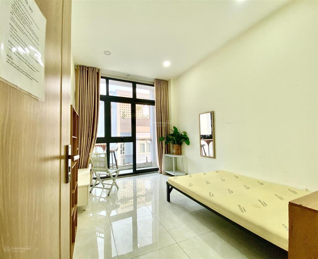 Cho thuê phòng ban công full nội thất siêu thoáng ngay trần não, cầu sài gòn, quận 2, giá tốt