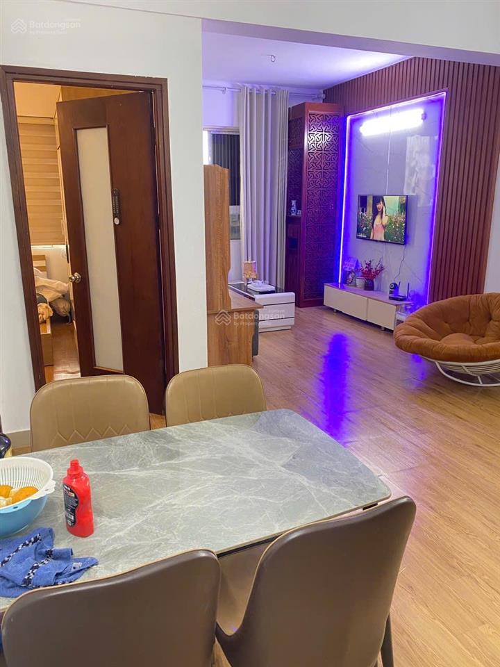 Chính chủ gửi bán căn 2 phòng ngủ khu đô thị hồng hà. nhà ở có sổ full đồ