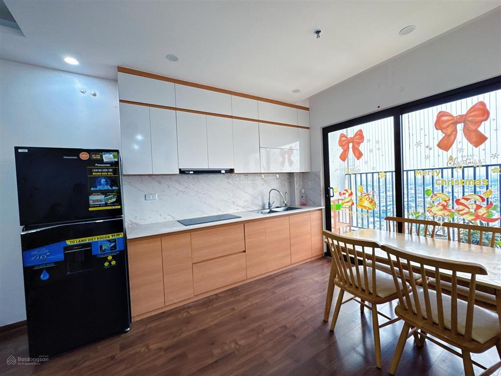 Chính chủ cần bán căn 2 ngủ 2 vệ sinh 2 ban công nhà ở full đồ, sổ sẵn gió dịch. ac quan tâm ib e