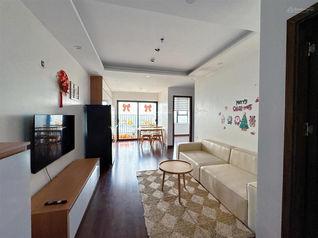 Chính chủ cần bán căn 2 ngủ 2 vệ sinh 2 ban công nhà ở full đồ, sổ sẵn gió dịch. ac quan tâm ib e