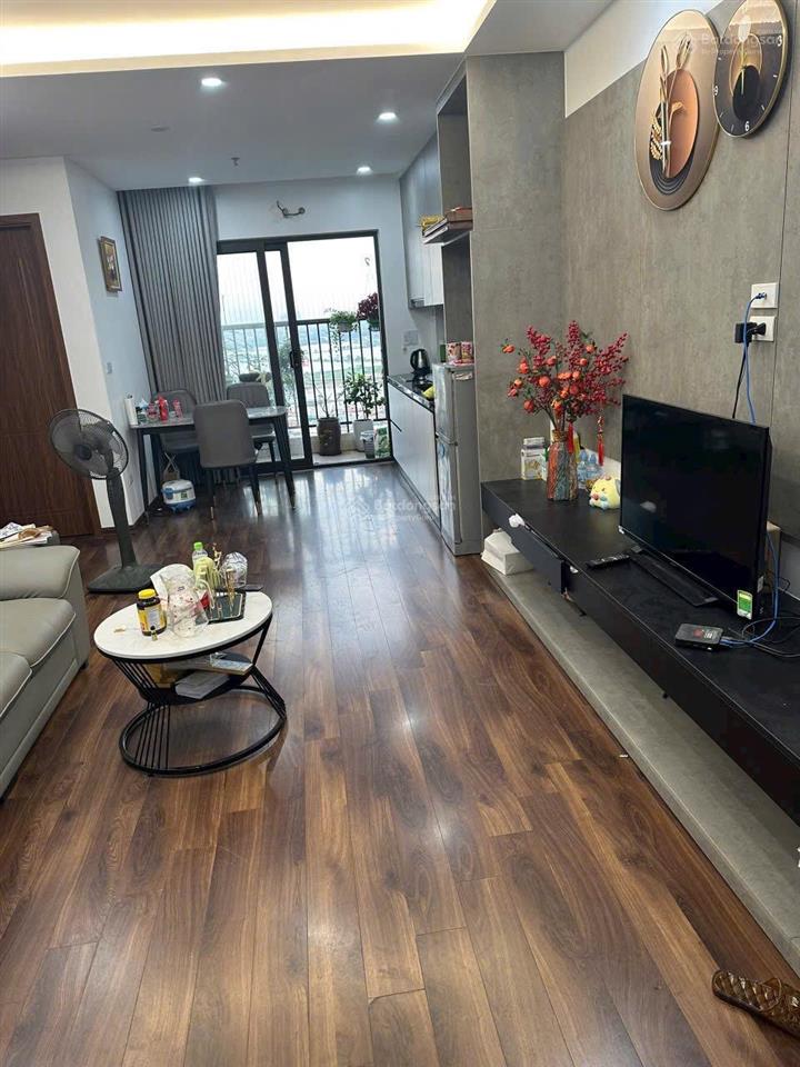 Chính chủ cần bán gấp căn 2 phòng ngủ dt 65m2 tk 2 phòng ngủ 2vs 2 ban công nhà ở full đồ có sổ