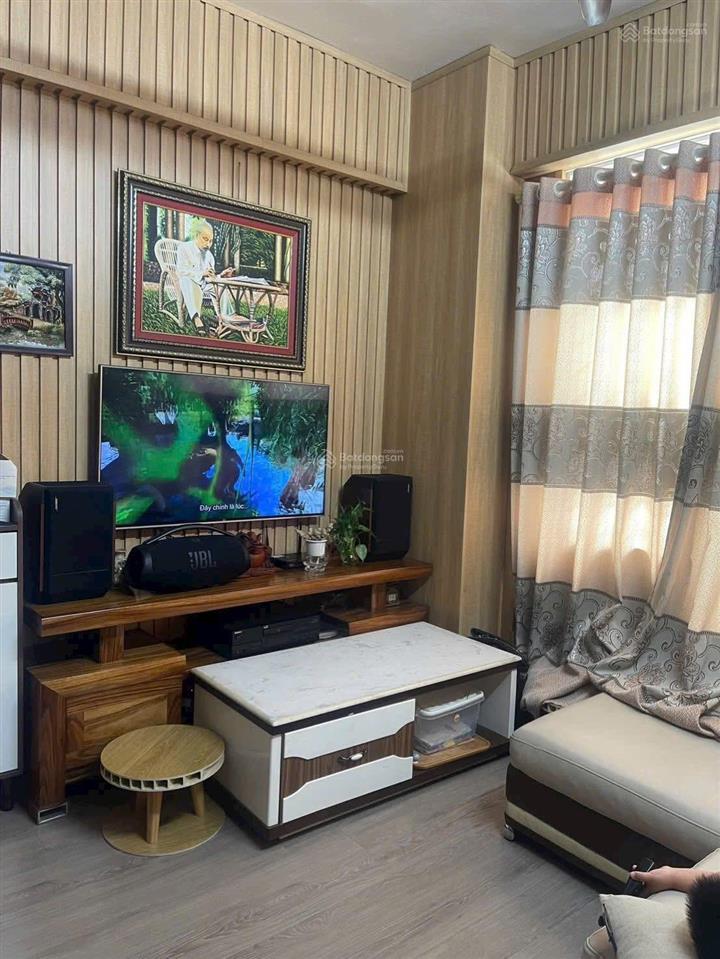 Chính chủ bán căn 2 ngủ kdt hồng hà nhà ở có sổ,full nội thất ac quan tâm ib e